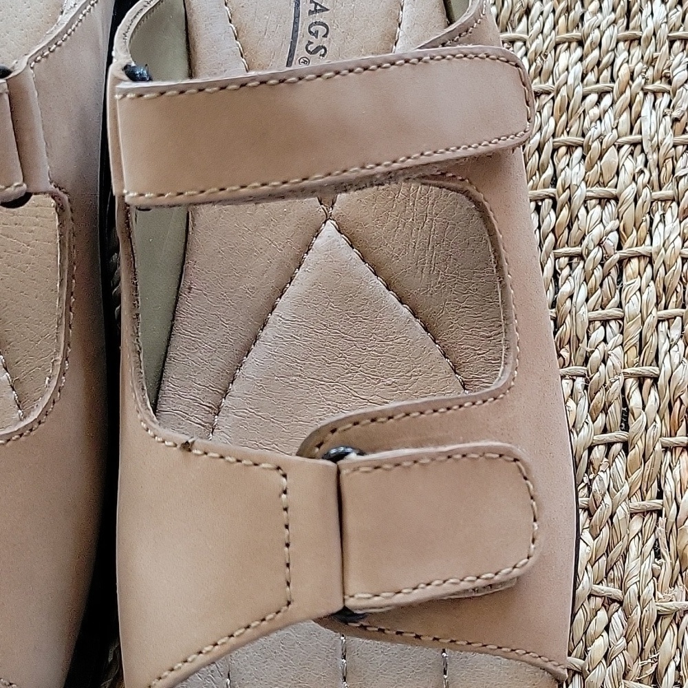 DEER STAGS baja taupe suede leather sandals. New in box. Size 10 - Picture 6 of 10